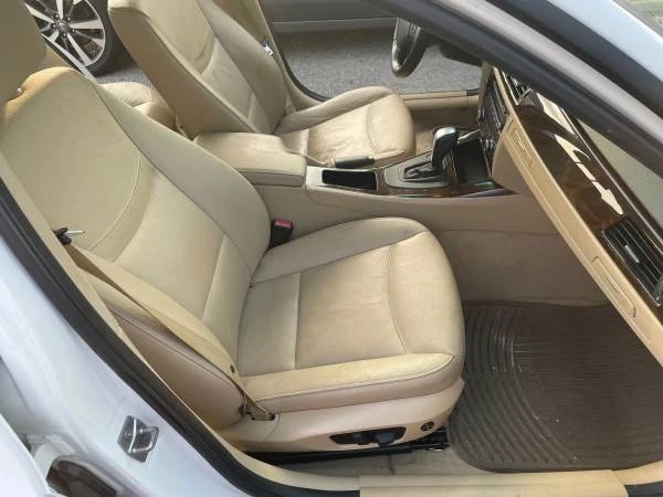 2011 BMW E90 3 Series Sedan - Image 16 of 19