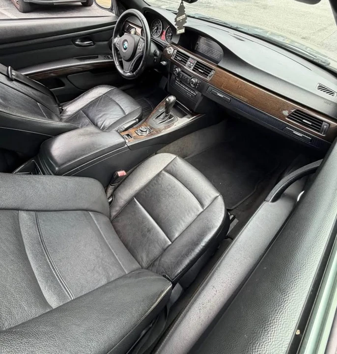2011 BMW E90 3 Series Sedan - Image 5 of 6