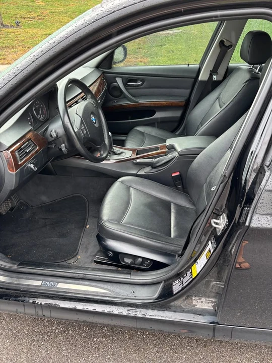 2011 BMW E90 3 Series Sedan - Image 5 of 8