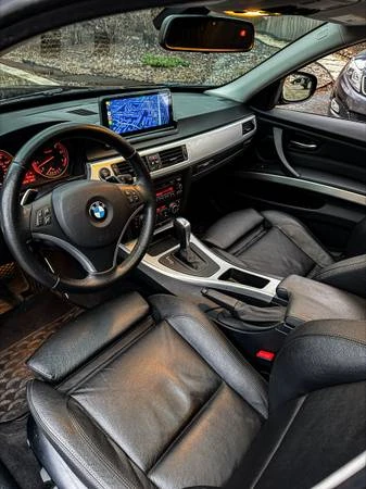 2011 BMW E90 3 Series Sedan - Image 13 of 17