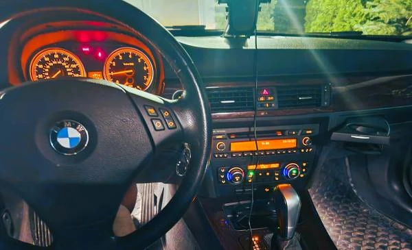 2011 BMW E90 3 Series Sedan - Image 5 of 6