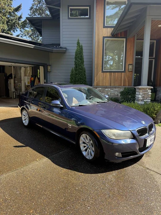 2011 BMW E90 3 Series Sedan - Image 5 of 14
