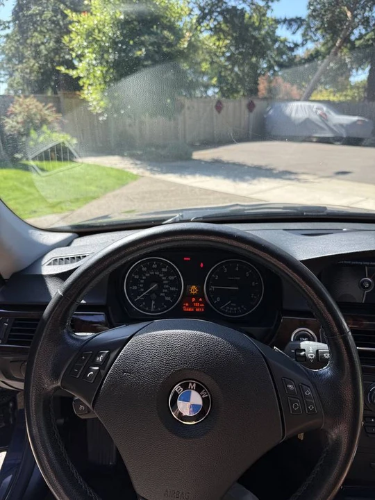 2011 BMW E90 3 Series Sedan - Image 10 of 14