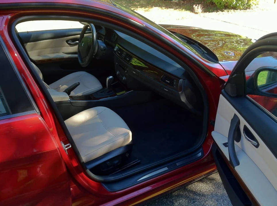 2011 BMW E90 3 Series Sedan - Image 10 of 24