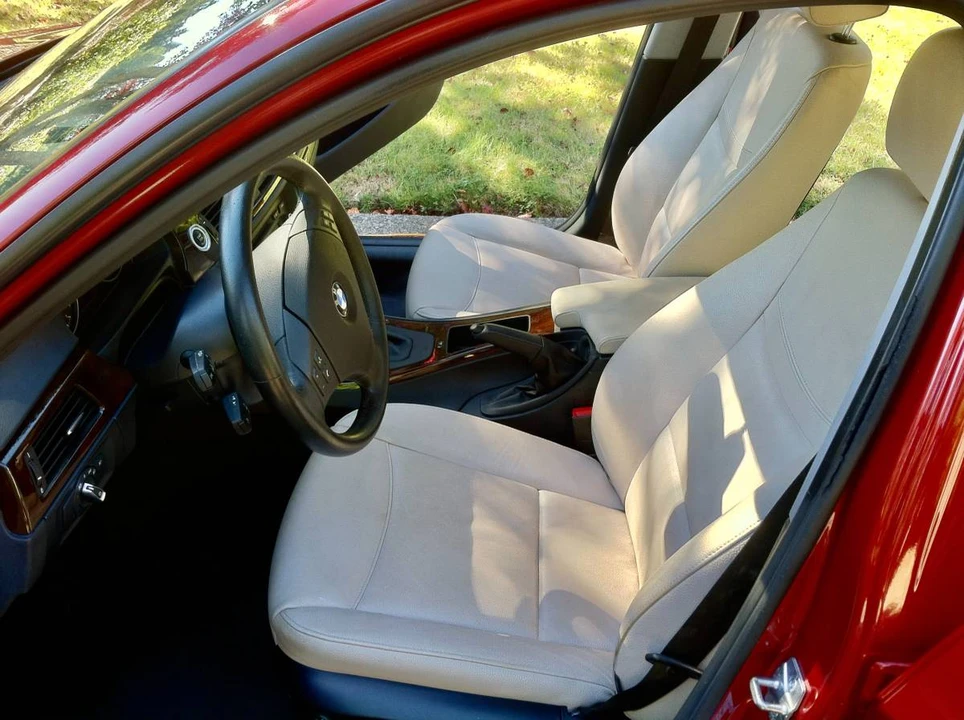 2011 BMW E90 3 Series Sedan - Image 15 of 24