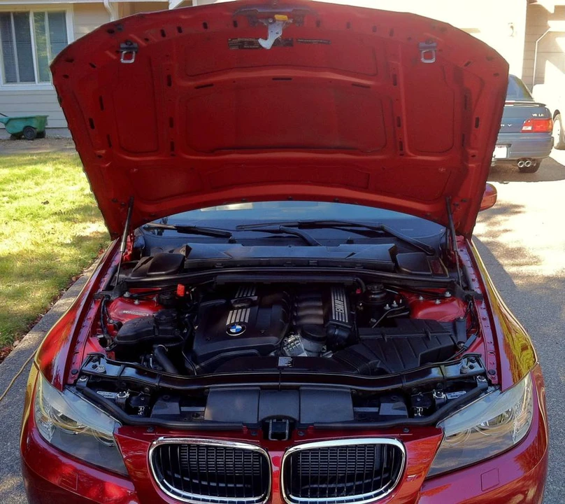 2011 BMW E90 3 Series Sedan - Image 17 of 24
