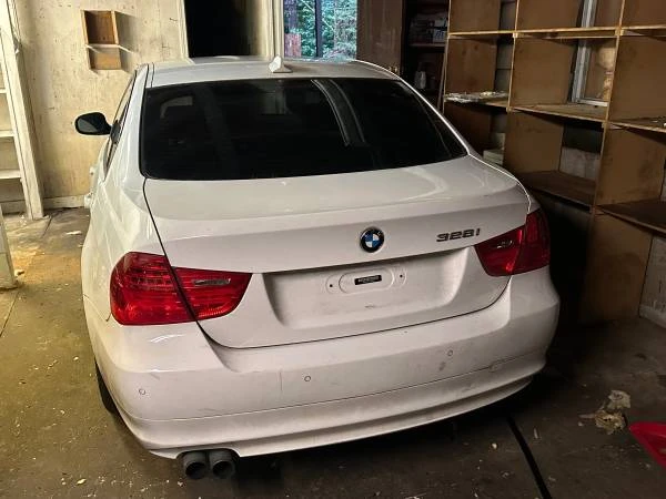 2011 BMW E90 3 Series Sedan - Image 4 of 4