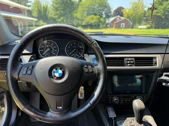 2011 BMW E90 3 Series Sedan - Image 5 of 9