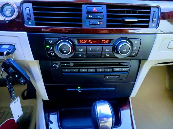 2011 BMW E93 335i Convertible - Image 9 of 18