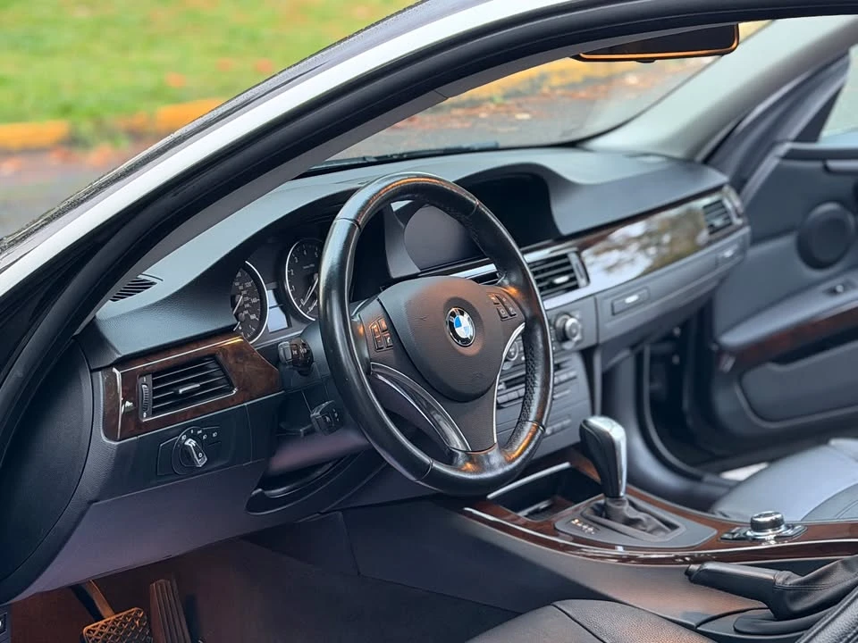 2011 BMW E90 335i Sedan - Image 10 of 17