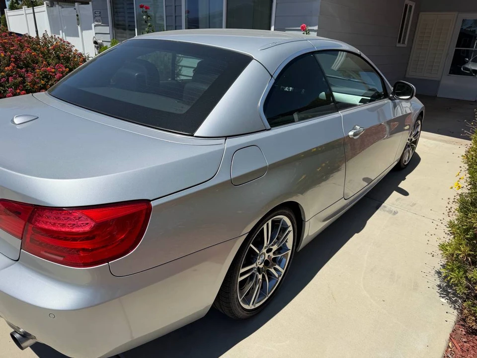 2011 BMW E93 335i Convertible - Image 6 of 10