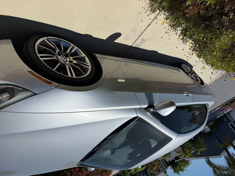 2011 BMW E93 335i Convertible - Image 3 of 10