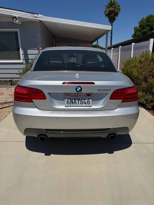 2011 BMW E93 335i Convertible - Image 5 of 10