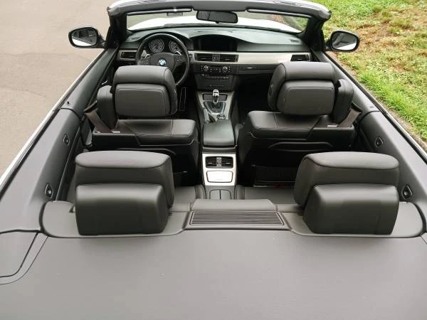 2011 BMW E93 335i Convertible - Image 17 of 20