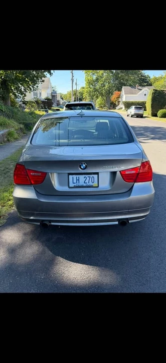 2011 BMW E90 3 Series Sedan - Image 2 of 2