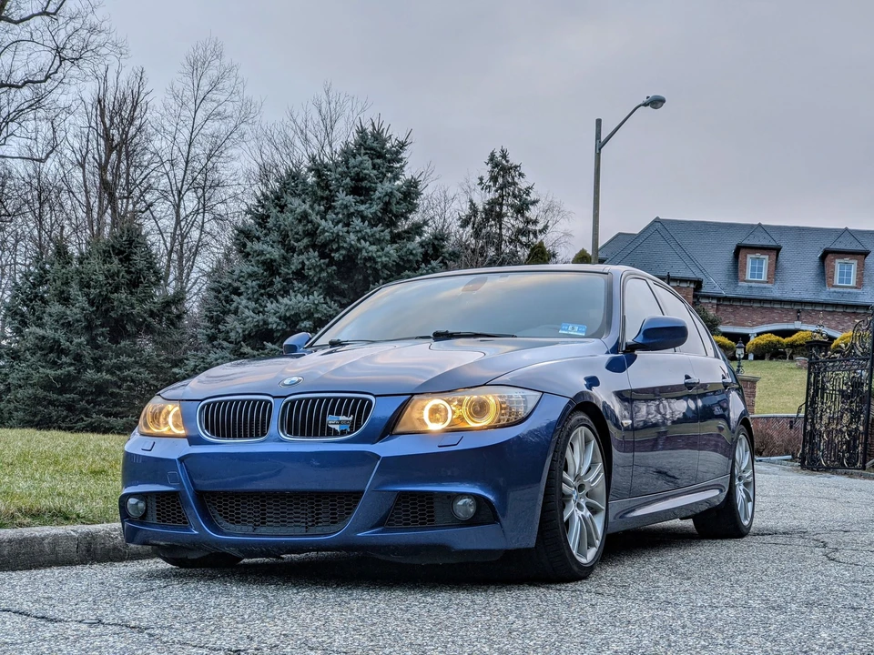 2011 BMW E90 3 Series Sedan - Image 3 of 30