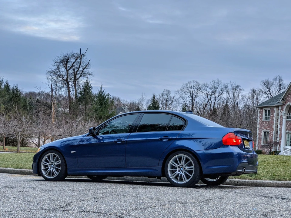 2011 BMW E90 3 Series Sedan - Image 6 of 30