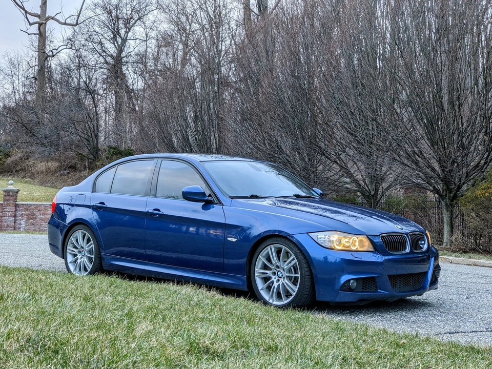 2011 BMW E90 3 Series Sedan - Image 10 of 30