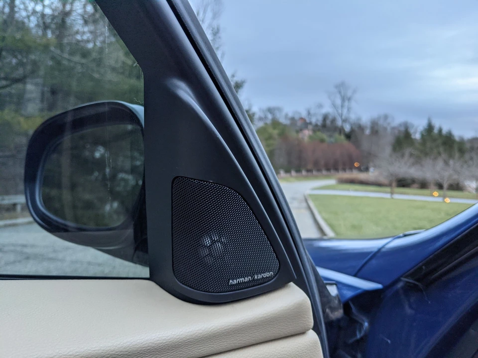 2011 BMW E90 3 Series Sedan - Image 22 of 30