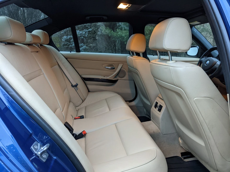 2011 BMW E90 3 Series Sedan - Image 17 of 30