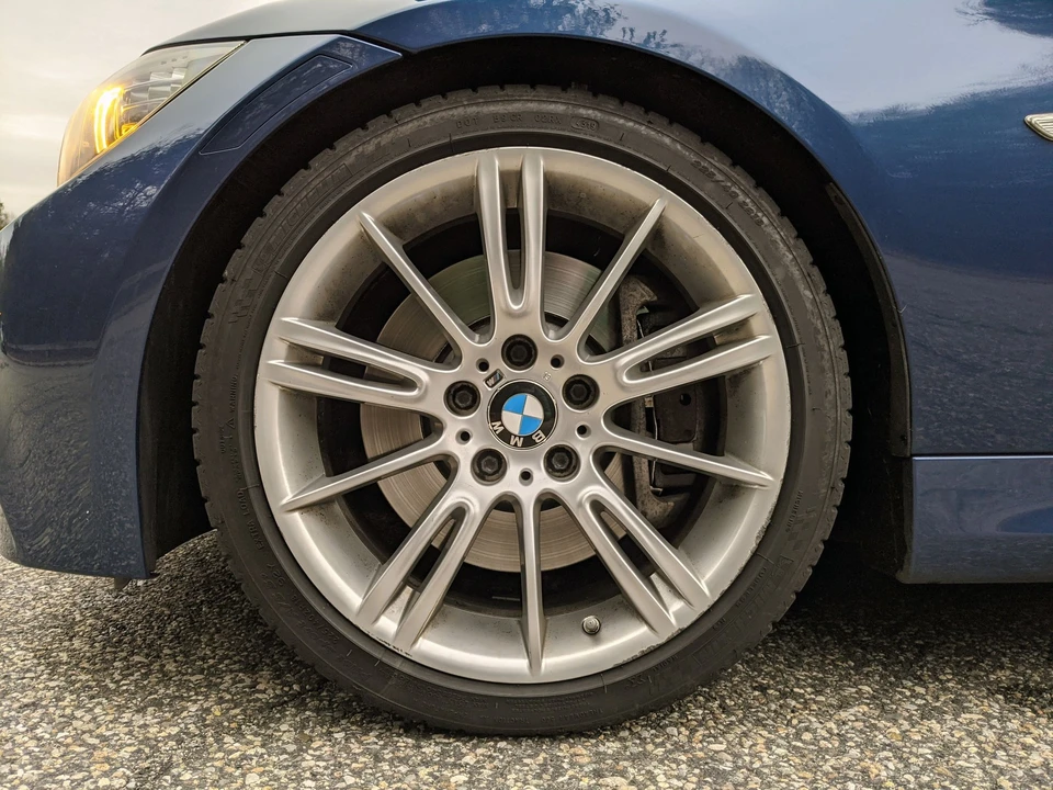2011 BMW E90 3 Series Sedan - Image 24 of 30