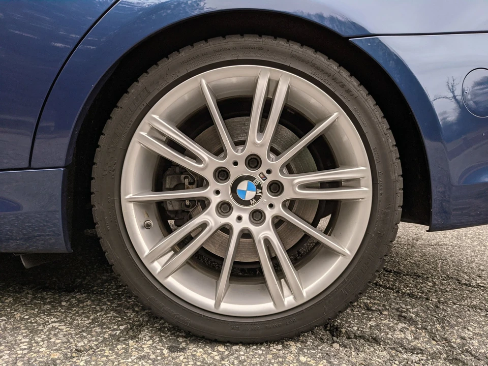 2011 BMW E90 3 Series Sedan - Image 25 of 30