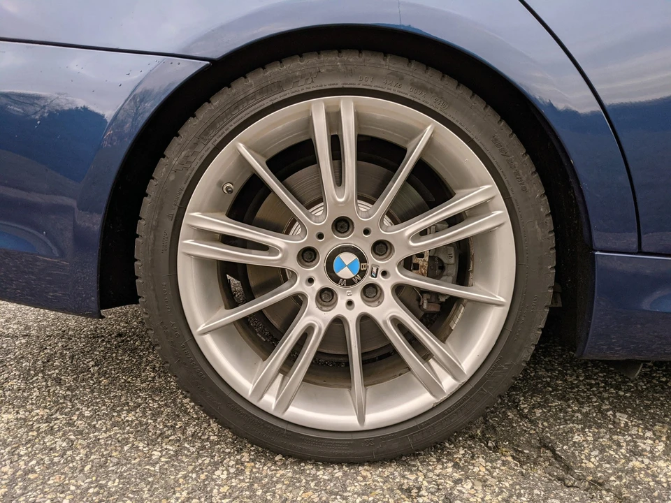 2011 BMW E90 3 Series Sedan - Image 27 of 30