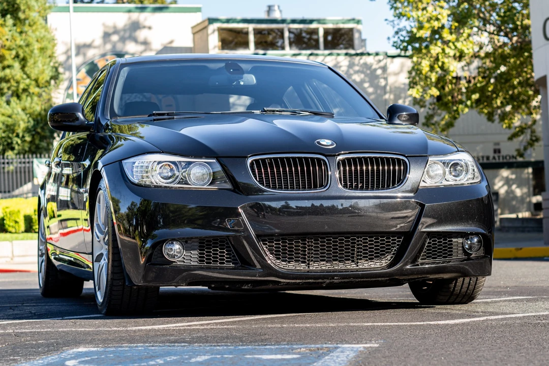 2011 BMW E90 335i Sedan - Image 2 of 31