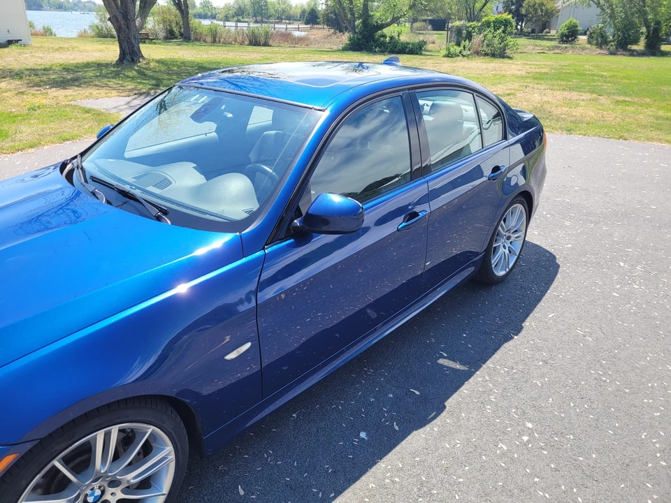 2011 BMW E90 3 Series Sedan - Image 9 of 31