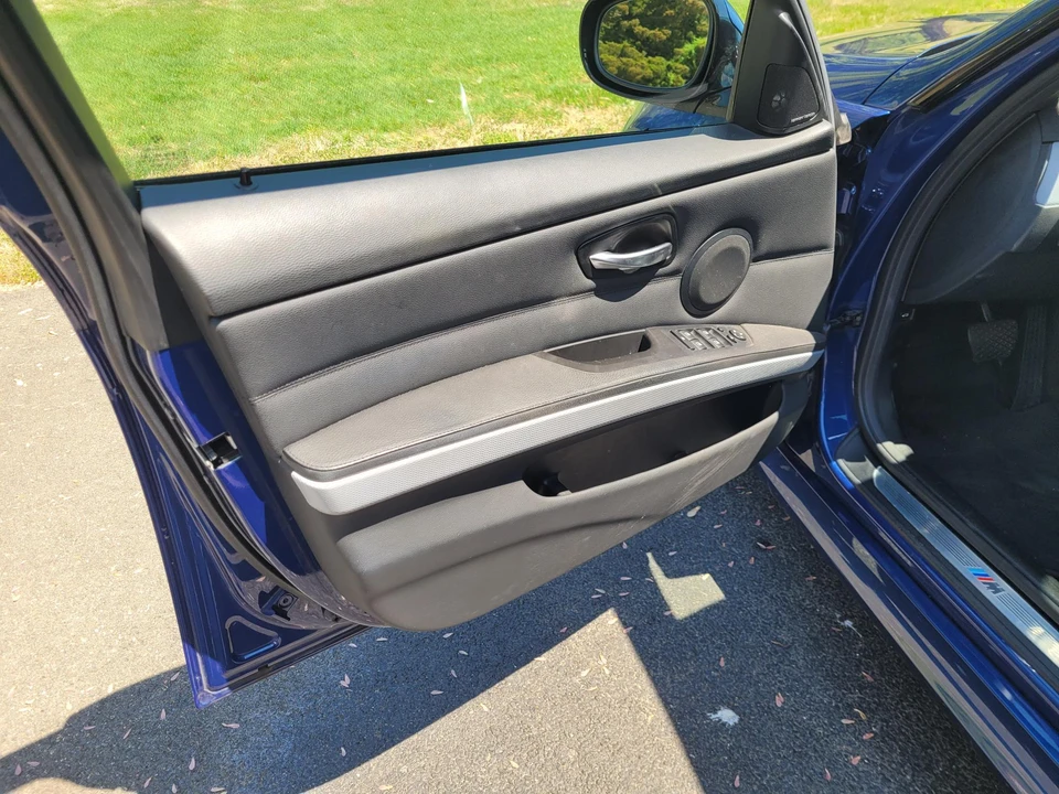 2011 BMW E90 3 Series Sedan - Image 28 of 31