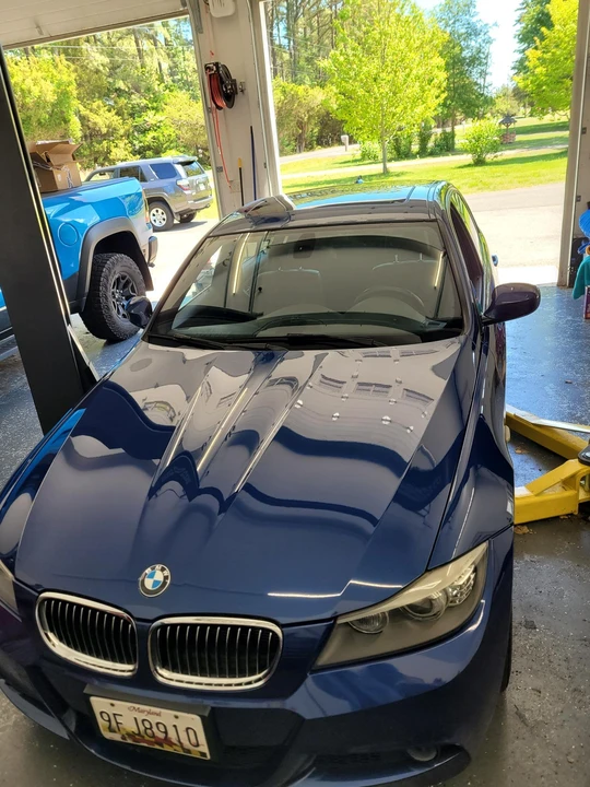 2011 BMW E90 3 Series Sedan - Image 10 of 31