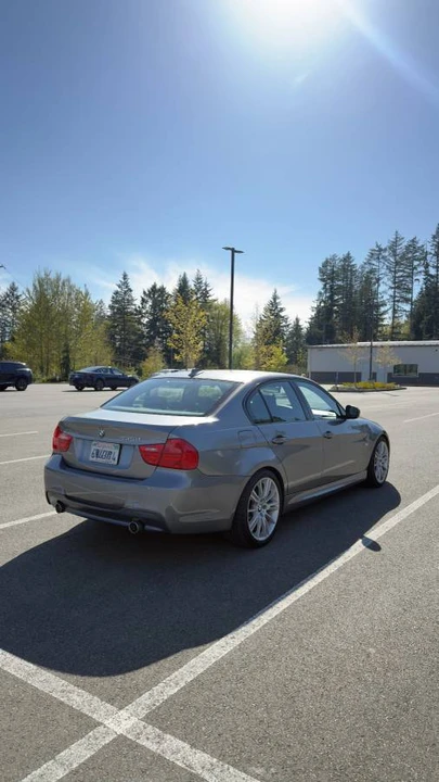 2011 BMW E90 3 Series Sedan - Image 3 of 13