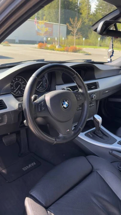 2011 BMW E90 3 Series Sedan - Image 9 of 12