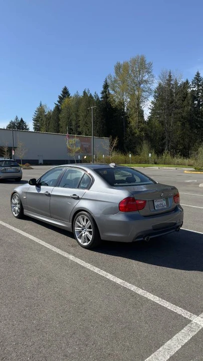 2011 BMW E90 3 Series Sedan - Image 4 of 13