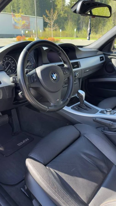 2011 BMW E90 3 Series Sedan - Image 5 of 12