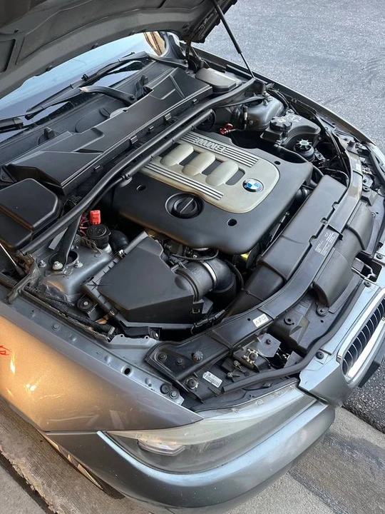 2011 BMW E90 3 Series Sedan - Image 4 of 10