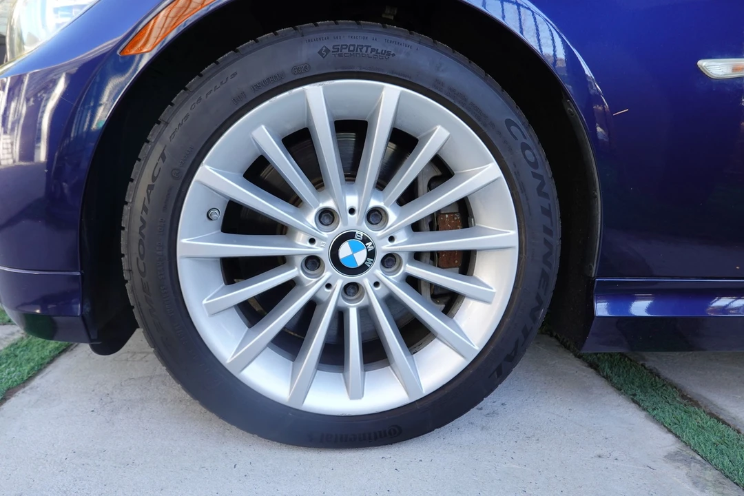 2011 BMW E90 3 Series Sedan - Image 10 of 11