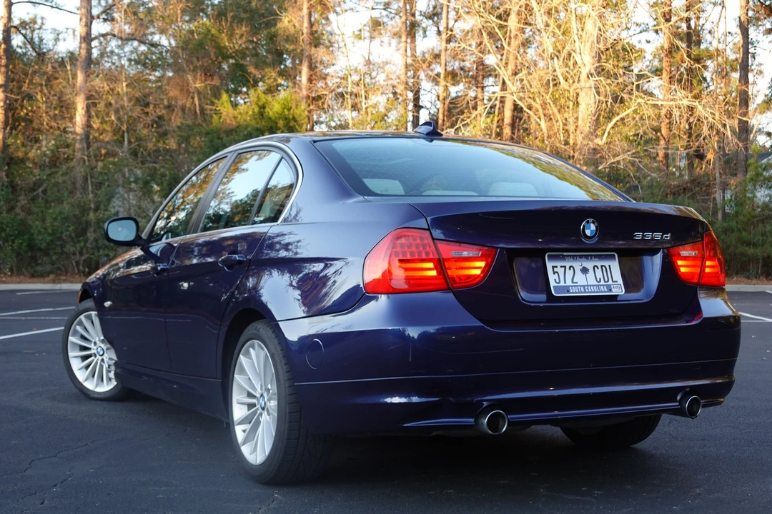 2011 BMW E90 3 Series Sedan - Image 3 of 11