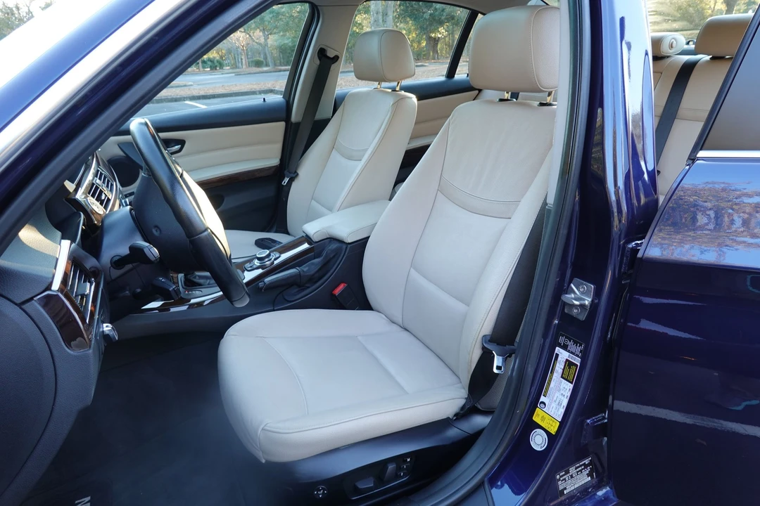 2011 BMW E90 3 Series Sedan - Image 4 of 11