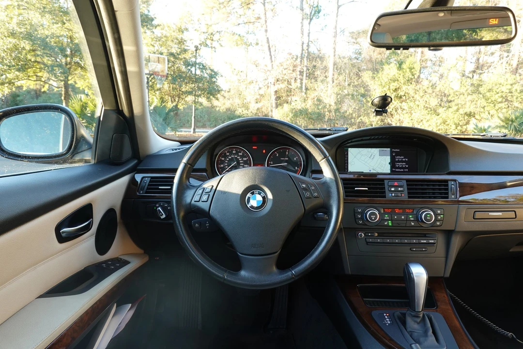 2011 BMW E90 3 Series Sedan - Image 5 of 11