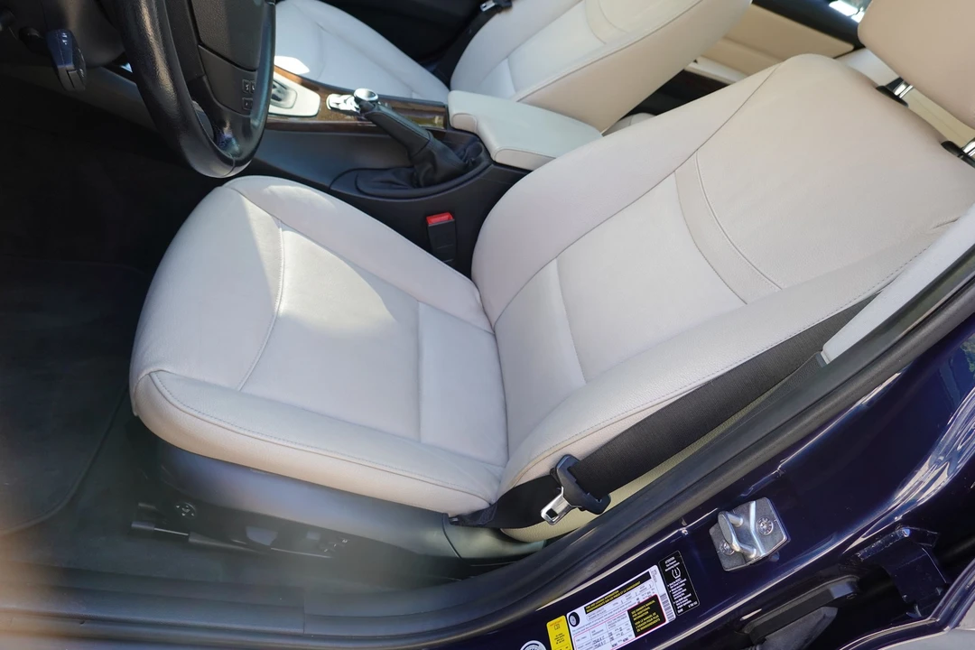 2011 BMW E90 3 Series Sedan - Image 6 of 11