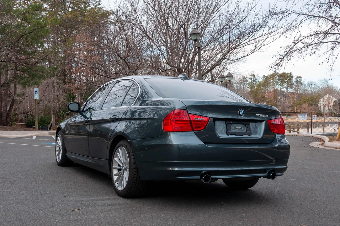 2011 BMW E90 3 Series Sedan - Image 11 of 31