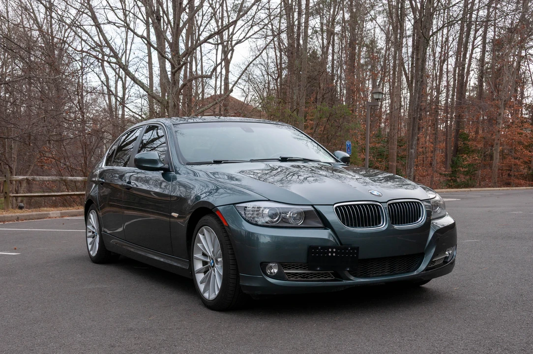 2011 BMW E90 3 Series Sedan - Image 15 of 31