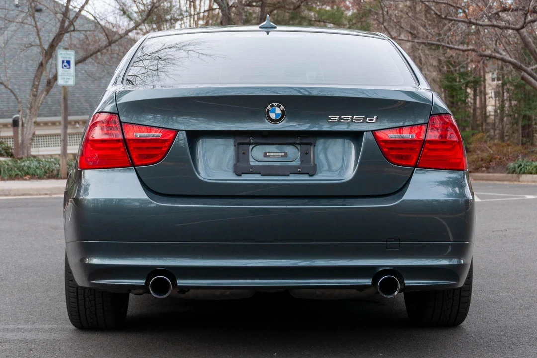 2011 BMW E90 3 Series Sedan - Image 5 of 31