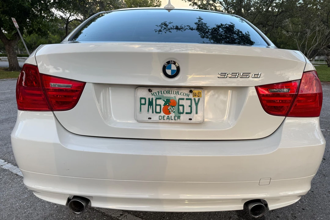 2011 BMW E90 3 Series Sedan - Image 5 of 31