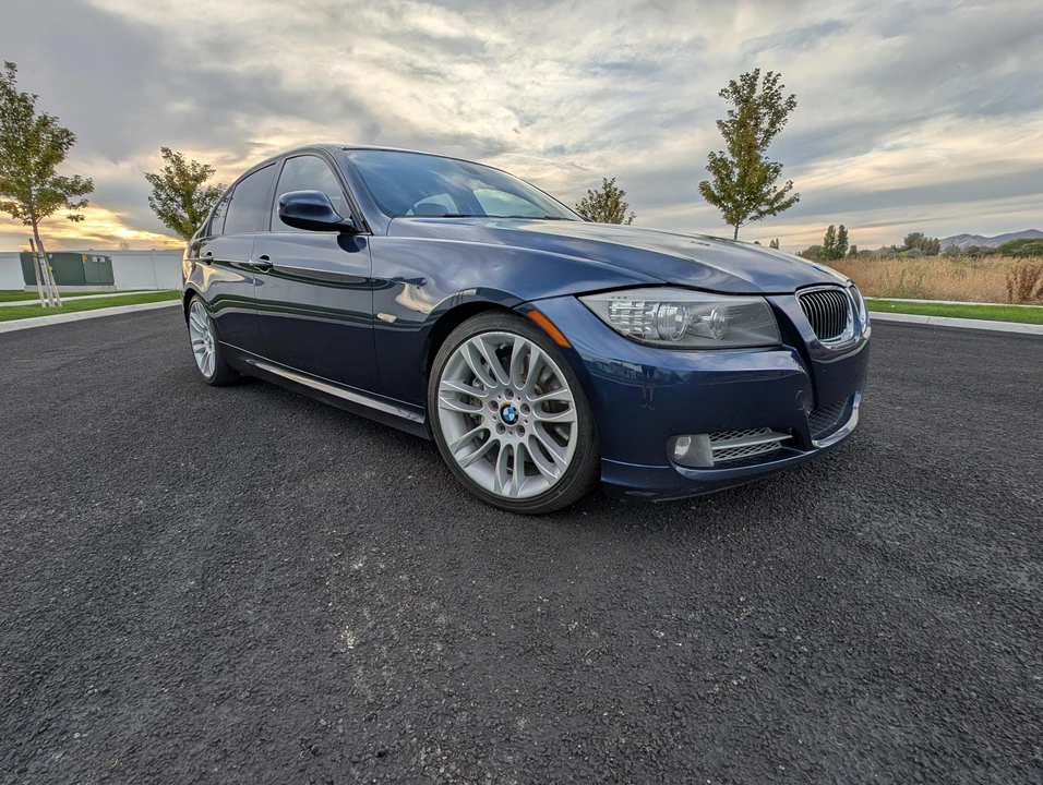 2011 BMW E90 3 Series Sedan - Image 21 of 31