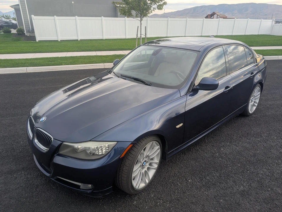 2011 BMW E90 3 Series Sedan - Image 7 of 31