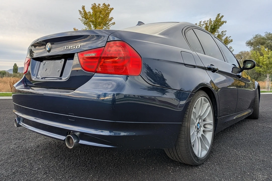 2011 BMW E90 3 Series Sedan - Image 4 of 31