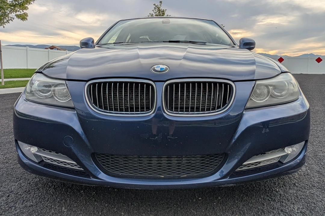 2011 BMW E90 3 Series Sedan - Image 2 of 31