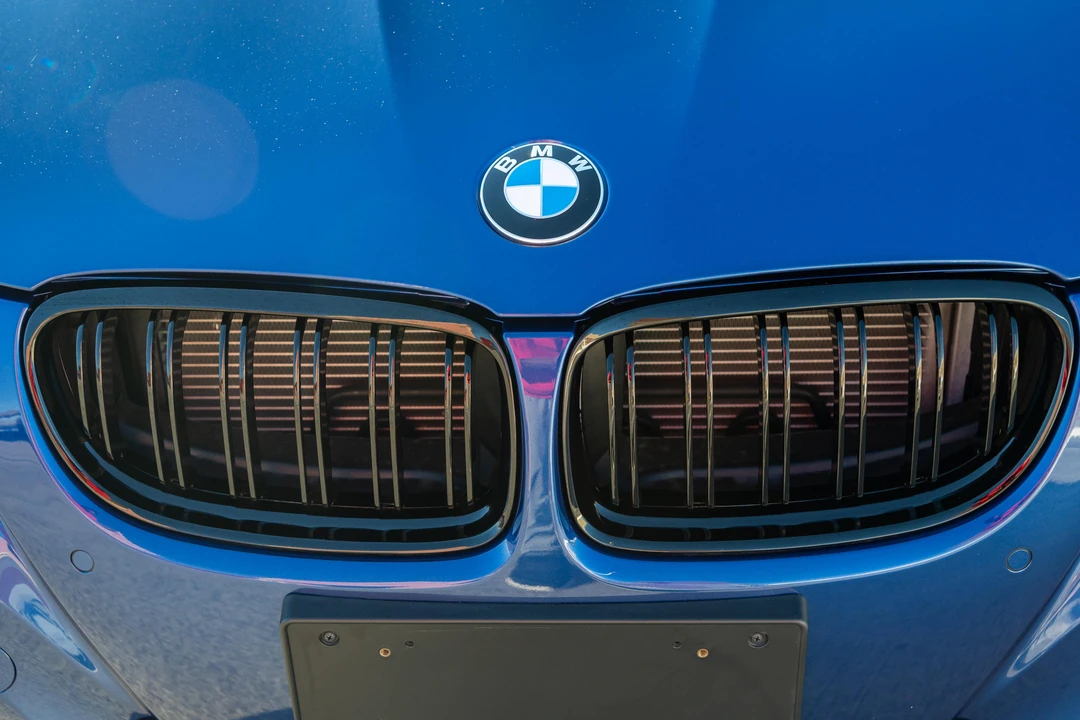 2011 BMW E90 3 Series Sedan - Image 14 of 31
